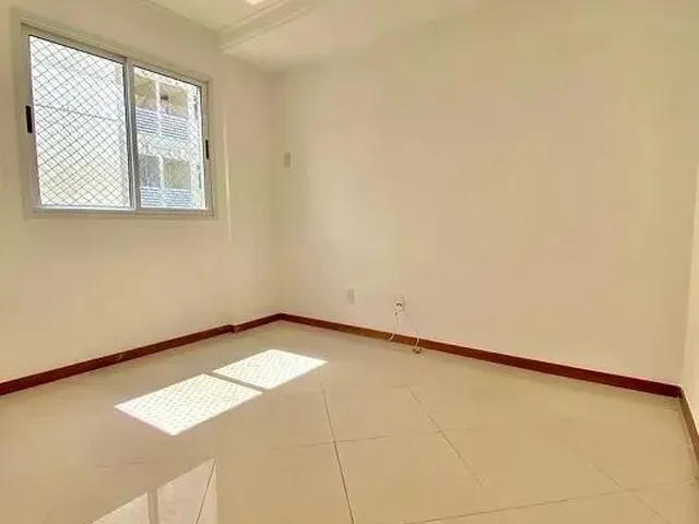 Imagem 2: Luxuosa Cobertura Duplex na Praia de Beverly Hills, 3 Quartos, 2 Suítes, 2 Vagas, Piscina
