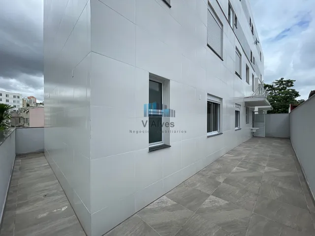 Imagem 1: Apartamento com área privativa, 3 quartos, suíte, closet e 2 vagas. À venda, no bairro