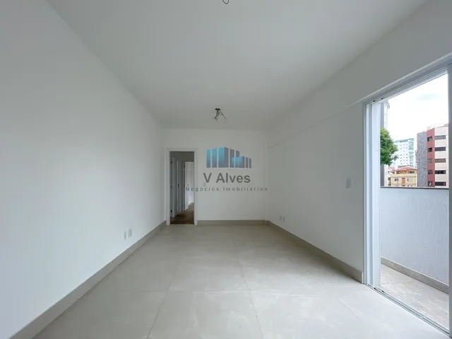 Imagem 10: Apartamento com área privativa, 3 quartos, suíte, closet e 2 vagas. À venda, no bairro