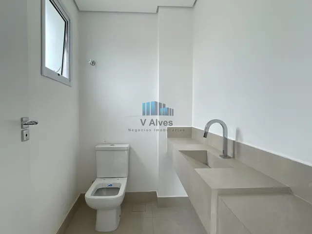 Imagem 15: Apartamento com área privativa, 3 quartos, suíte, closet e 2 vagas. À venda, no bairro