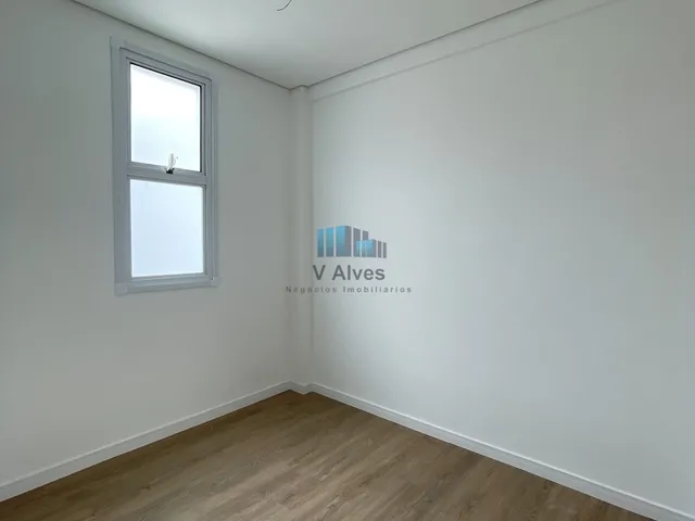 Imagem 9: Apartamento com área privativa, 3 quartos, suíte, closet e 2 vagas. À venda, no bairro