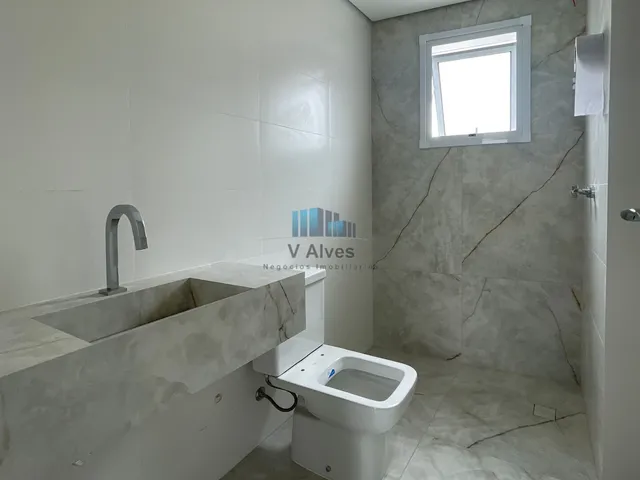 Imagem 4: Apartamento com área privativa, 3 quartos, suíte, closet e 2 vagas. À venda, no bairro