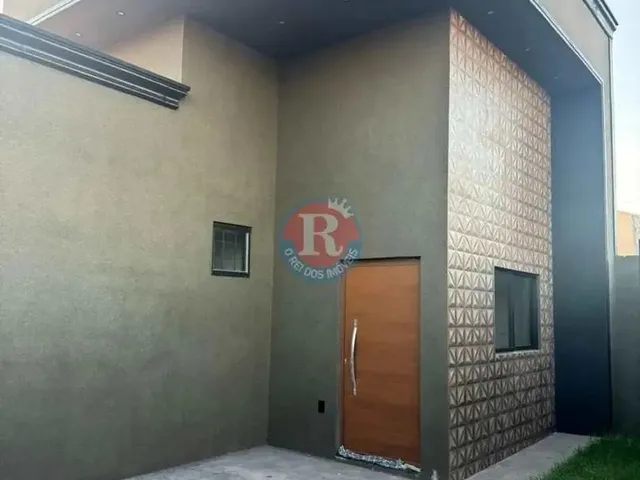 Imagem: A casa possui 3 Dormitórios, 1 Suíte, 3 Banheiros, 2
