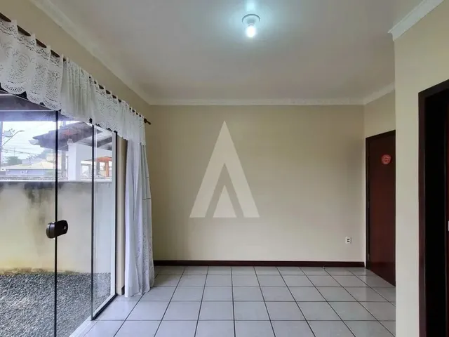 Imagem 11: Geminado com 2 Quartos, Sala de Estar e Jantar, 1 Banheiro Social e Área de Serviço No