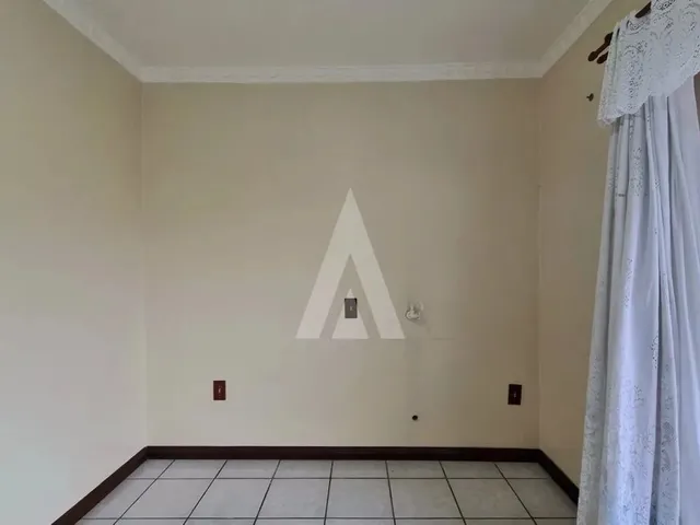 Imagem 13: Geminado com 2 Quartos, Sala de Estar e Jantar, 1 Banheiro Social e Área de Serviço No