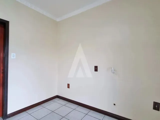 Imagem 8: Geminado com 2 Quartos, Sala de Estar e Jantar, 1 Banheiro Social e Área de Serviço No