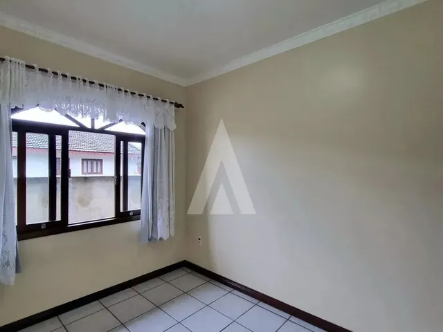 Imagem 3: Geminado com 2 Quartos, Sala de Estar e Jantar, 1 Banheiro Social e Área de Serviço No
