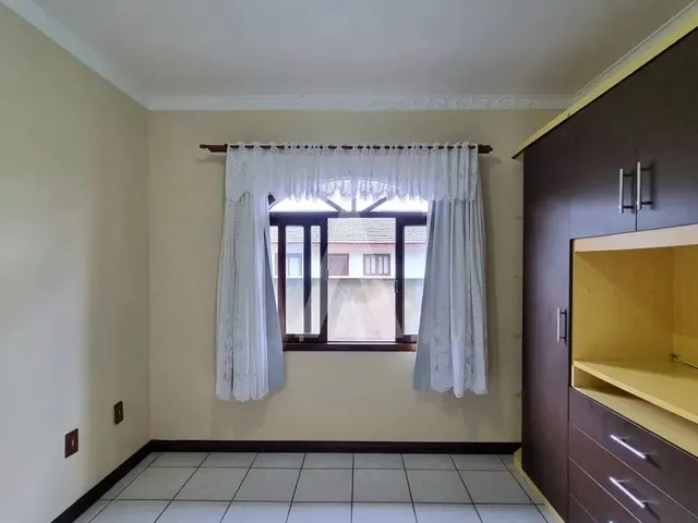 Imagem 14: Geminado com 2 Quartos, Sala de Estar e Jantar, 1 Banheiro Social e Área de Serviço No