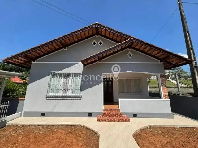 Imagem: Casa Semimobiliada com 3 Dormitórios na
