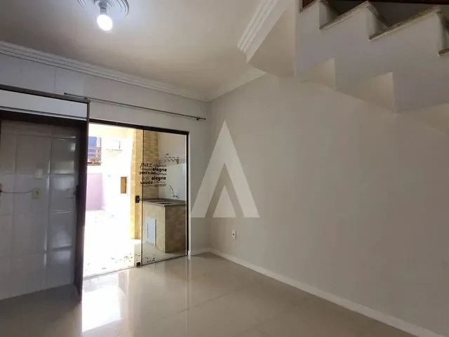 Imagem 3: Casa Geminada com 3 Quartos, Sendo 1 Suíte, no Bairro Aventureiro