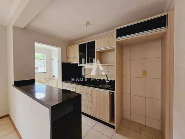 Imagem: O apartamento possui 2 Dormitórios, 1 Suíte, 1 Banheiro,
