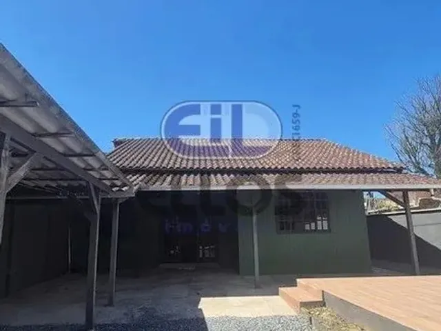 Imagem: Casa Semimobiliada com Piscina no Bairro