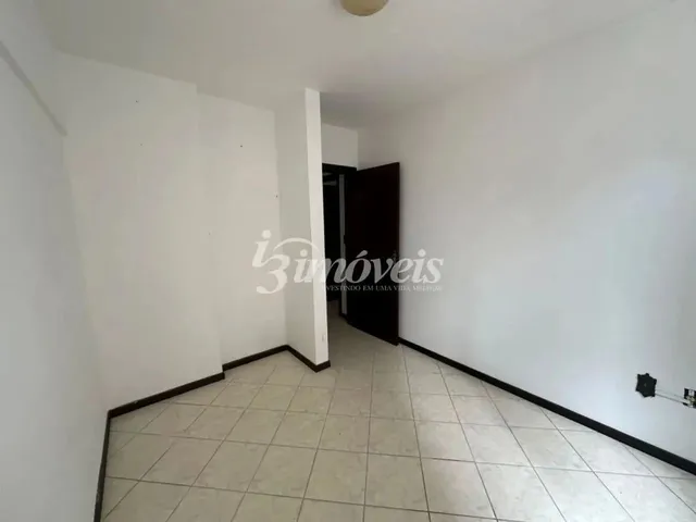 Imagem 8: Apartamento para Locação Anual, com 2 Quartos (Sendo Uma Suíte), 1 Vaga de Garagem