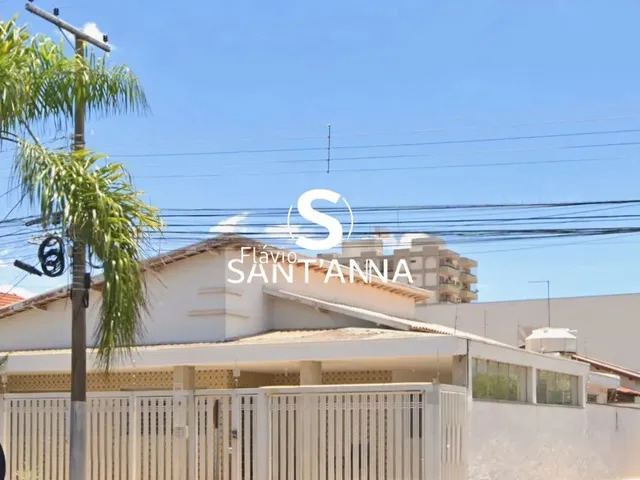 Imagem: A casa possui 3 Dormitórios, 2 Banheiros, 2 Vagas na