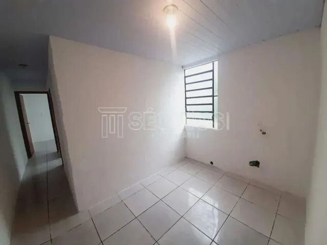 Imagem: O apartamento possui 2 Dormitórios, 1 Banheiro, 1 Vaga na
