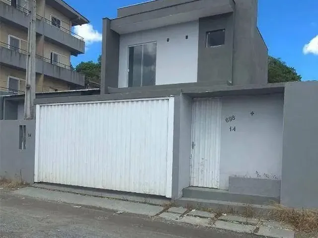 Imagem: A casa possui 2 Dormitórios, 2 Suítes, 2 Banheiros, 2