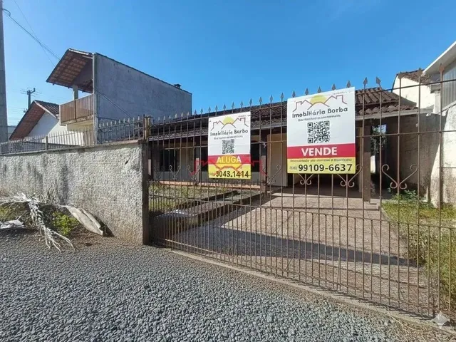 Imagem: Casa com 03 Quartos no Petrópolis