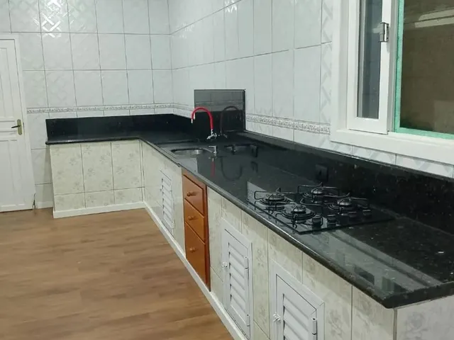 Imagem: A kitnet possui 1 Dormitório, 1 Banheiro, 1 Vaga na