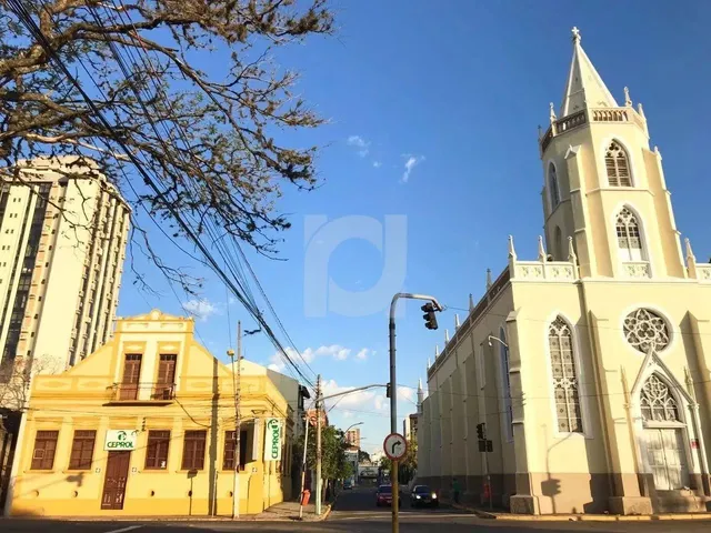 Imagem: Prédio Histórico de Esquina para Venda