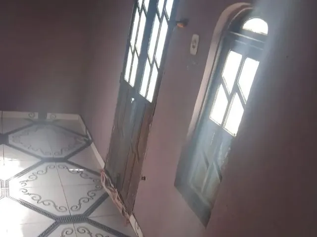 Imagem 2: Casa com Quintal com 10 Largura e 82 de Comprimento