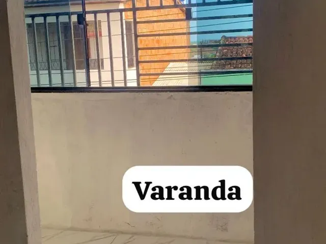 Imagem 8: Casa Ampla com 3 Quartos, Varanda e Acabamento Pronto para Morar
