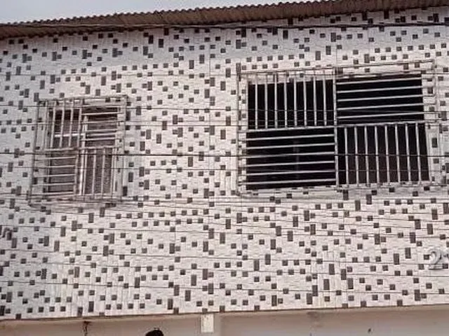 Imagem 10: Casa Ampla com 3 Quartos, Varanda e Acabamento Pronto para Morar