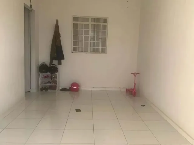 Imagem 8: Casa 2/4 no Centro