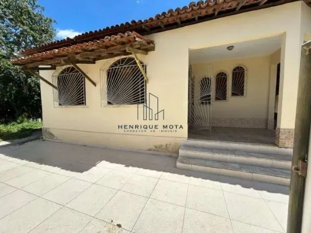 Imagem: Casa À Venda com 7 Quartos, 4 Banheiros