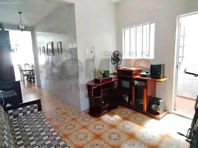 Imagem 10: Casa no Centro com Suítes Amplas, Quintal e Varanda Financiamento Disponível