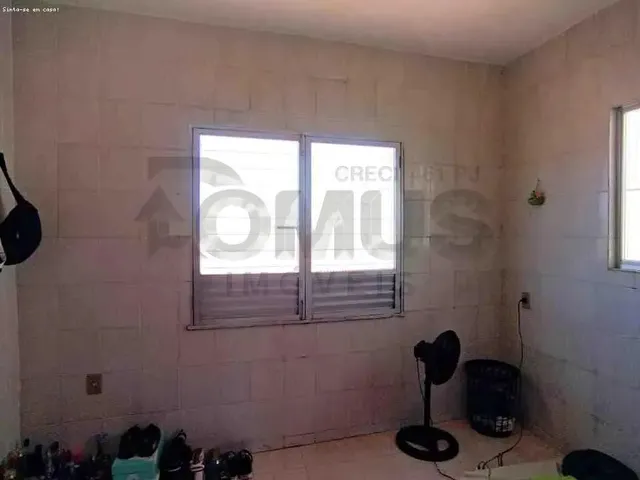 Imagem 2: Casa no Centro com Suítes Amplas, Quintal e Varanda Financiamento Disponível