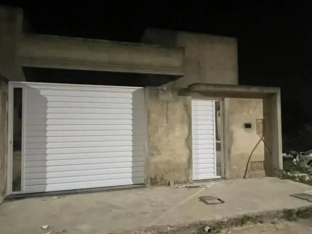 Imagem: A casa possui 3 Dormitórios, 1 Suíte, 2 Banheiros, 1 Vaga