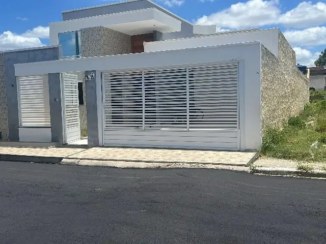 Imagem: Casa de Residencia Localizada na Rua Montes