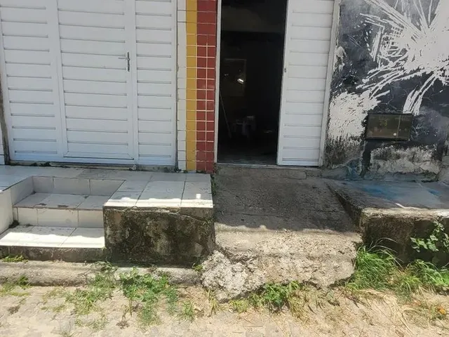 Imagem: Vendo Todo no Piso, Forrada Luz de Led