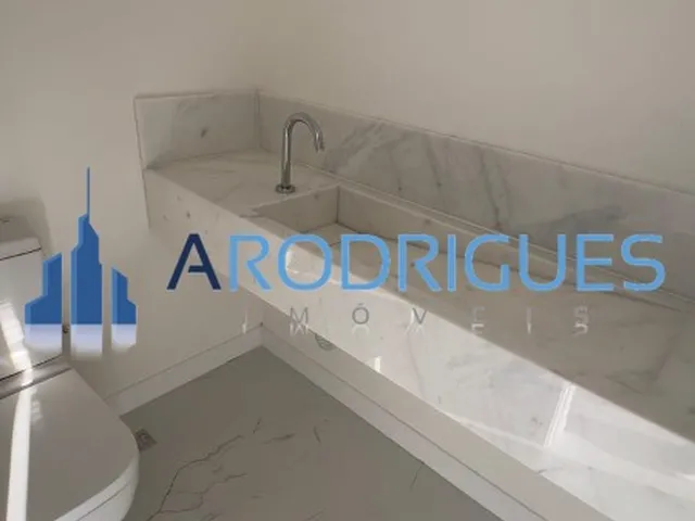 Imagem 2: Casa à Venda em Alphaville Litoral Norte 2 Impecável! Espaçosa e Luxuosa, 4 Quartos, 4