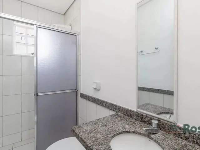 Imagem 5: Apartamento para Locação com Guarda-Roupa e Ar Condicionado no Quarto, Ao Lado da Arena