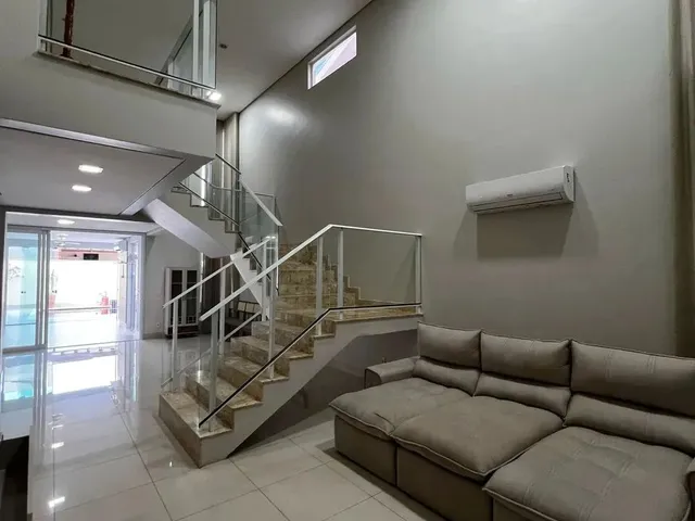 Imagem: Sobrado com 4 Qiartos, para Locação no