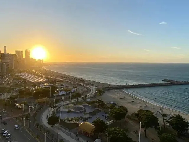 Imagem 9: Imóvel para Aluguel Possui 300 Metros Quadrados com 4 Quartos em Meireles - Fortaleza