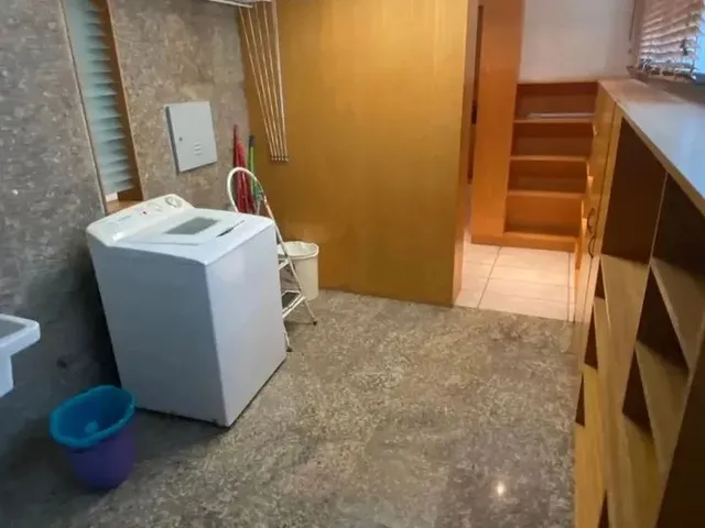 Imagem 3: Imóvel para Aluguel Possui 300 Metros Quadrados com 4 Quartos em Meireles - Fortaleza