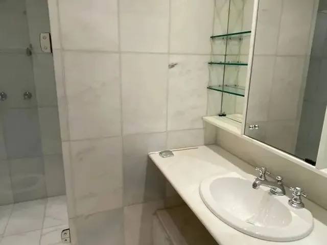 Imagem 12: Imóvel para Aluguel Possui 300 Metros Quadrados com 4 Quartos em Meireles - Fortaleza