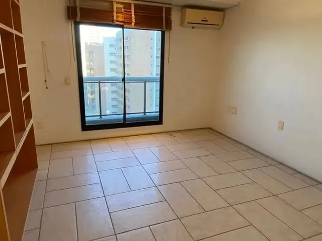 Imagem 10: Imóvel para Aluguel Possui 300 Metros Quadrados com 4 Quartos em Meireles - Fortaleza