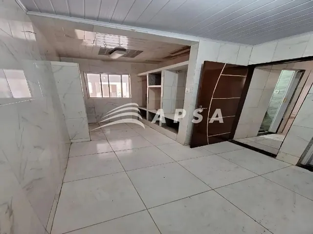 Imagem 15: Ampla Casa Térrea com 200 M² de Área Total, Bem Planejada e Ventilada. Possui 2