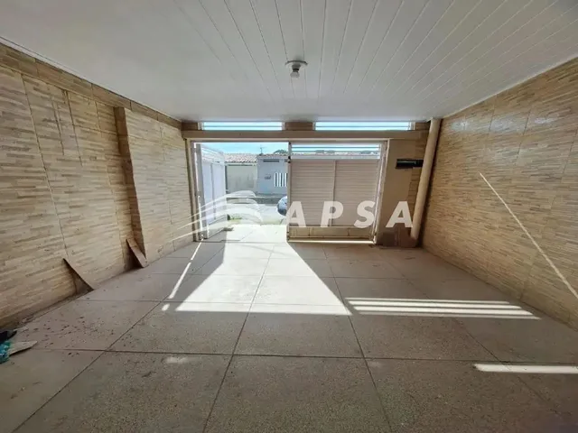 Imagem 14: Ampla Casa Térrea com 200 M² de Área Total, Bem Planejada e Ventilada. Possui 2