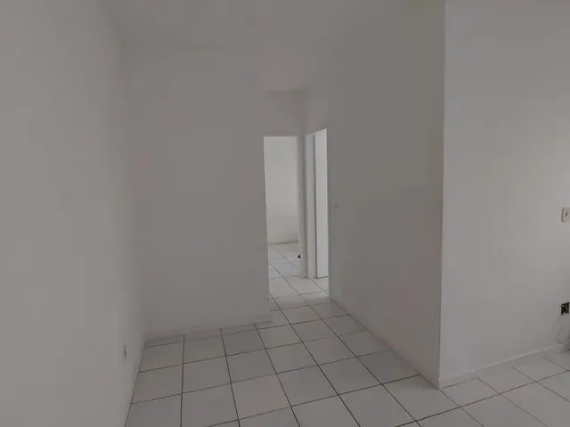 Imagem: O apartamento possui 2 Dormitórios, 1 Banheiro, 1 Vaga na