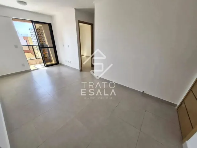 Imagem: O apartamento possui 2 Dormitórios, 1 Suíte, 2 Banheiros,