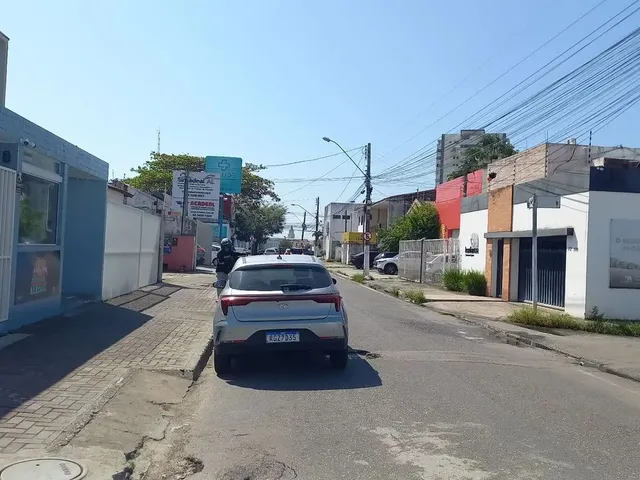 Imagem 2: Alugo Casa no Farol, 10 Cômodos, Comércio Ou Residência