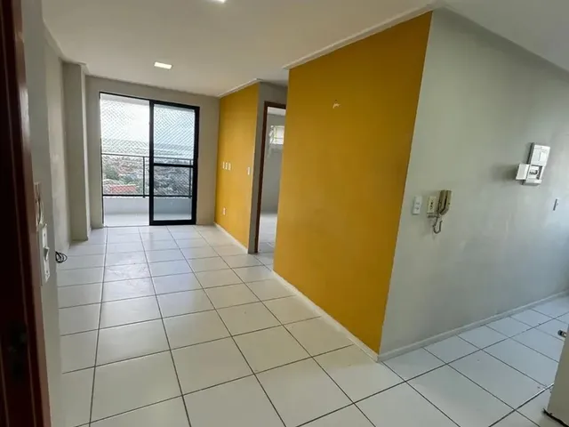 Imagem: Alugo Apartamento com 2 Quartos no Farol