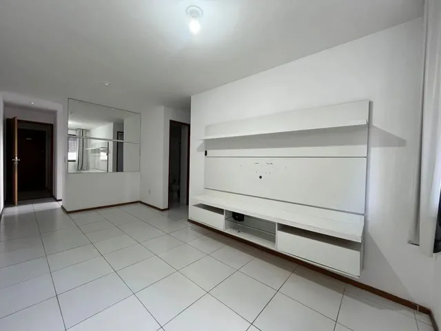 Imagem: O apartamento possui 2 Dormitórios, 1 Suíte, 2 Banheiros,