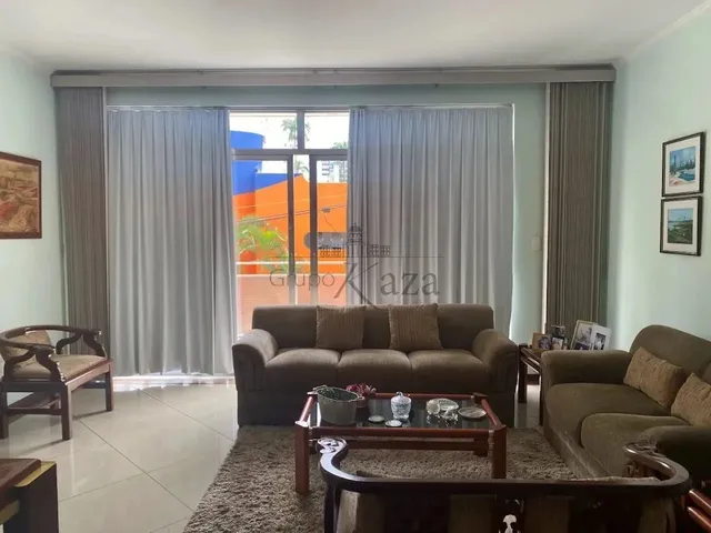 Imagem 14: Oportunidade - Apartamento - Edifício Marya Lucia - Centro - 4 Dormitórios - 158M²