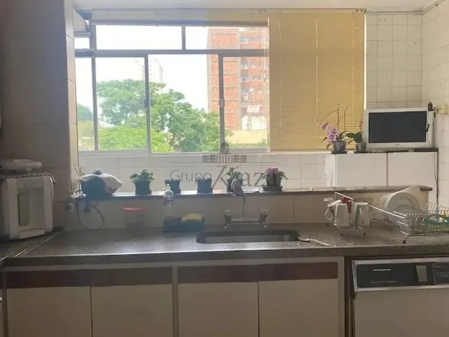 Imagem 10: Oportunidade - Apartamento - Edifício Marya Lucia - Centro - 4 Dormitórios - 158M²
