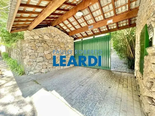 Imagem: A casa possui 5 Dormitórios, 5 Suítes, 5 Banheiros, 5